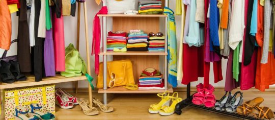 vêtements et des accessoires de mode